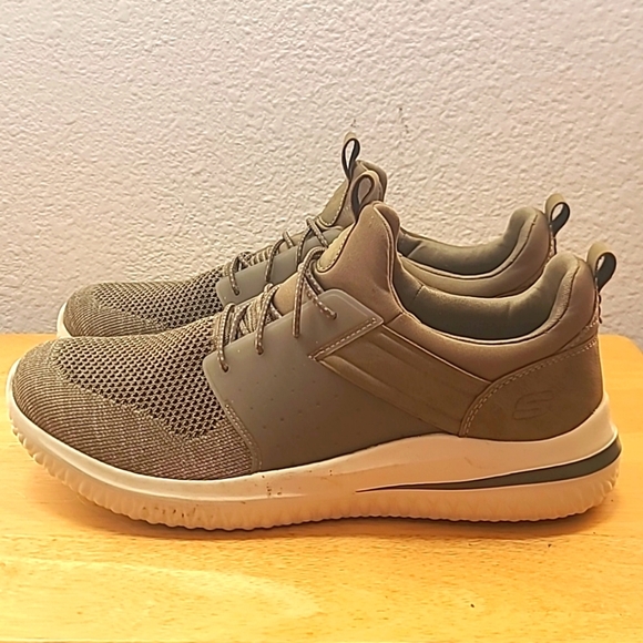 Skechers Classic FIT Air-Cooled memory foam slip ons - Picture 2 of 8